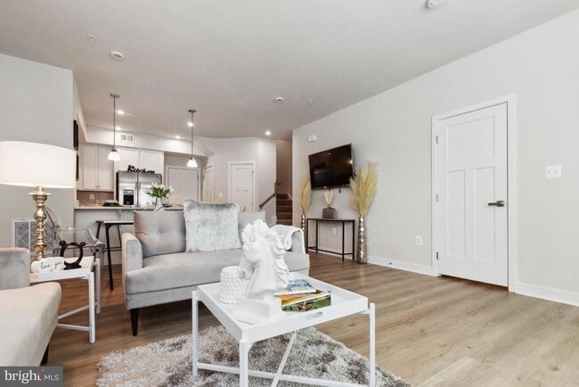 Building Photo - 10700 Presidential Pkwy