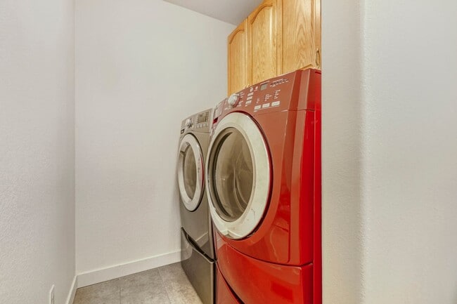 Building Photo - Well Maintained Home in Thornton