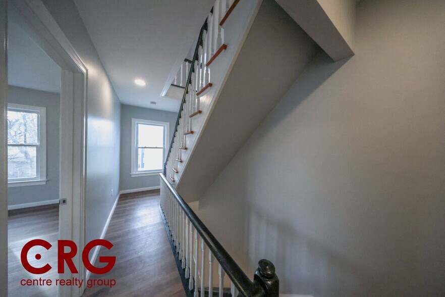 Building Photo - 81 Alder St