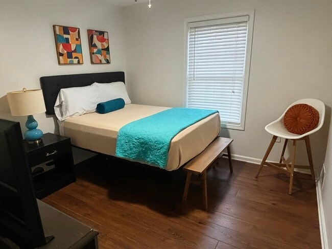 Building Photo - 6864 Aspenhill Dr