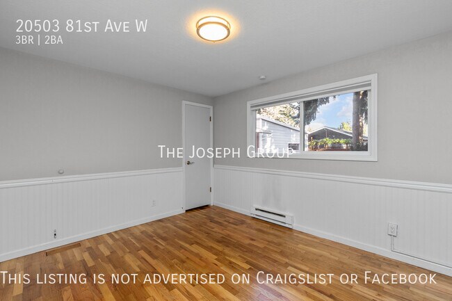 Building Photo - Open and bright 3 bed/1.75 bath in Edmonds!