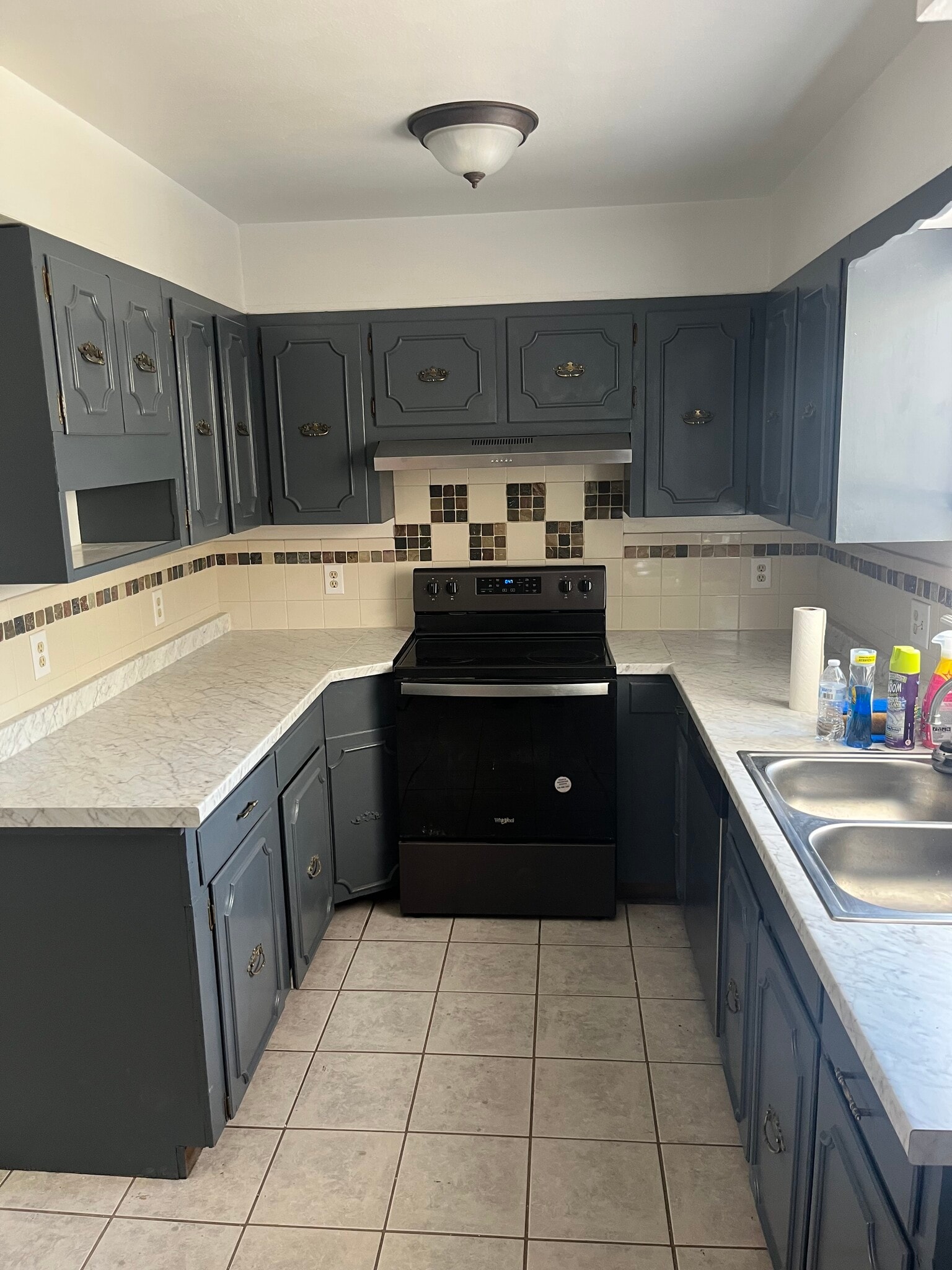 Kitchen all electric - 6609 Escondido Dr
