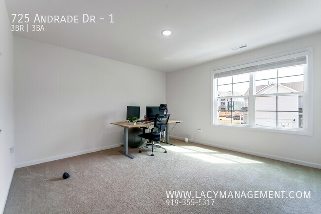 Building Photo - 725 Andrade Dr