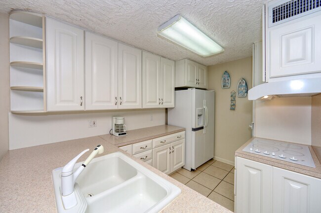 Building Photo - 5060 N Ocean Dr
