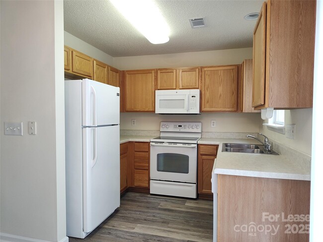 Building Photo - 3209 Blythe Ridge Ct