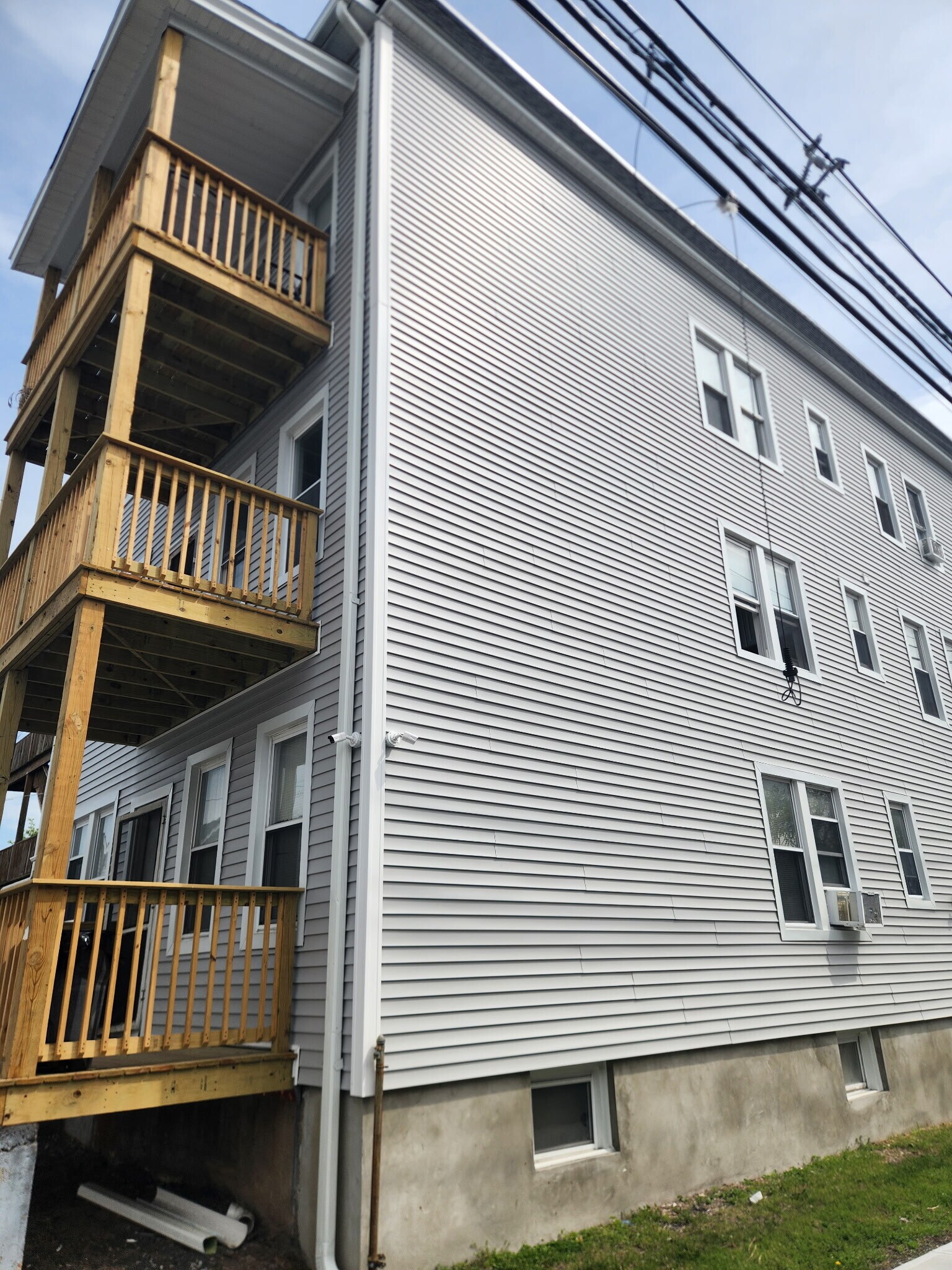 Building Photo - 385 11th Ave