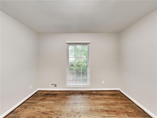 Building Photo - 3630 Winview Ct