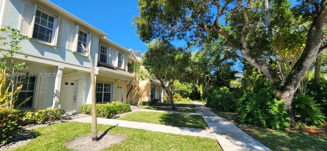 Building Photo - 211 Mallory Ct