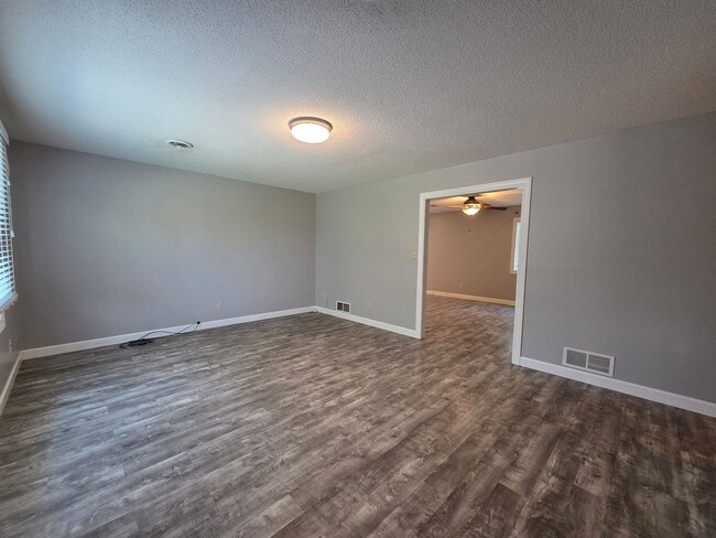 Building Photo - Gorgeous Corner lot Home for Rent!