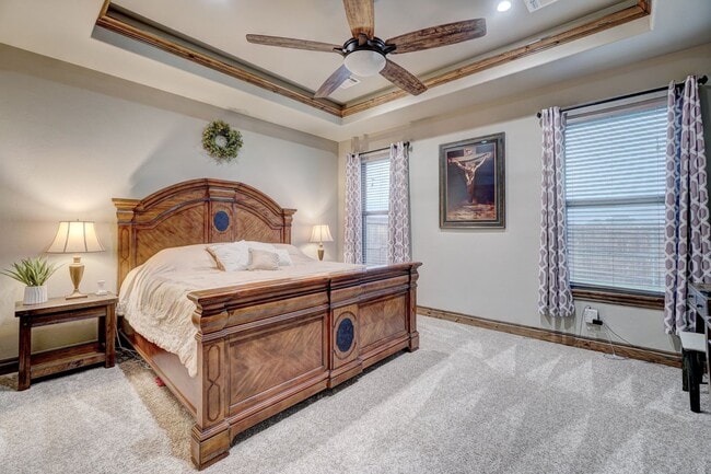 Building Photo - 4009 NE Realtree Dr