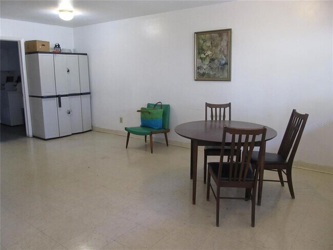 Building Photo - 5924 5th Ave N