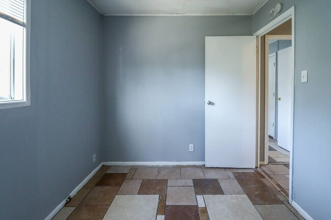 Building Photo - 1309 Greenwood Ave