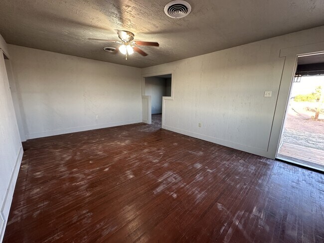 Building Photo - 212 W Broadway