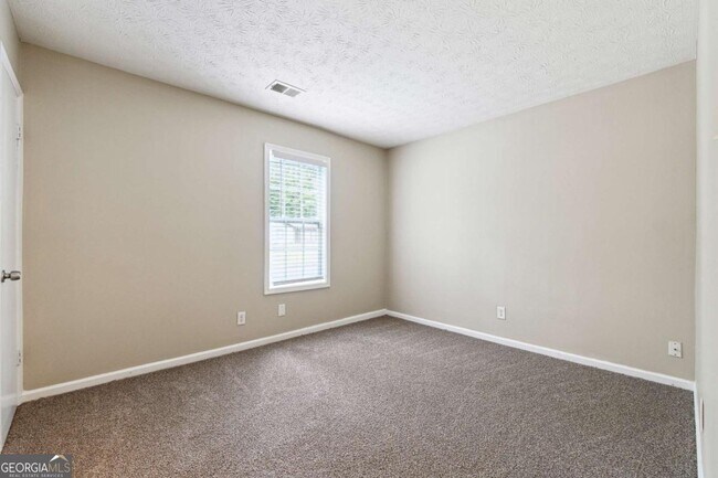 Building Photo - 4326 Dogwood Farms Dr