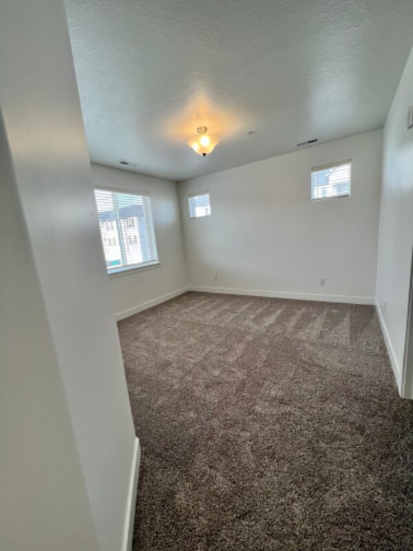 Building Photo - 3364 Hardman Way
