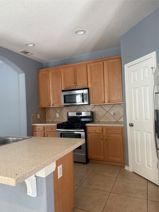 Building Photo - 10914 Overland Trail Dr