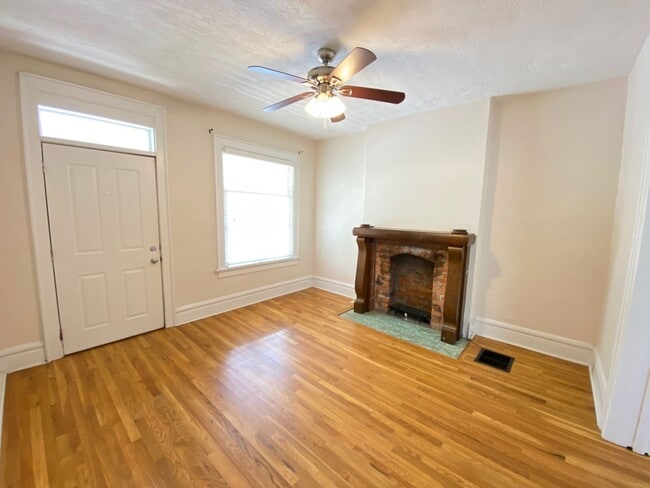 Building Photo - E 4th Ave 88-90 NCR