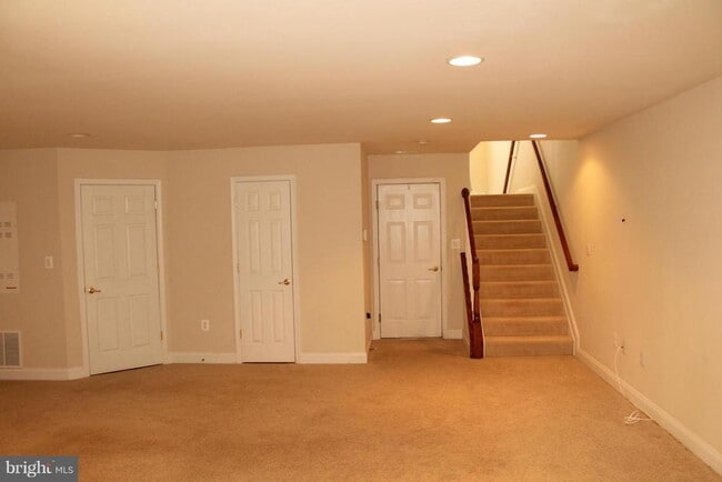 Building Photo - 47567 Royal Burnham Terrace