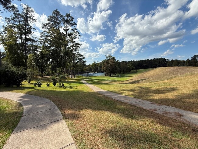 Building Photo - 16 Golf Vw Mnr