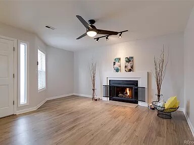 Building Photo - 542 Steele St