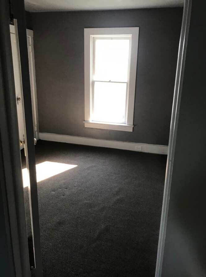 West Bedroom - 428 E 27th St