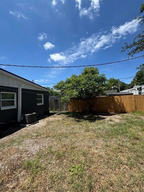 Building Photo - 3020 Galaxy Ln