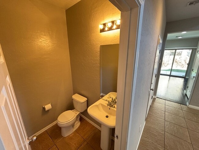 Building Photo - Gorgeous 3Bed/2.5Bath, 2-Story Home located in the Aliante Area- $500 Off Move In Fees