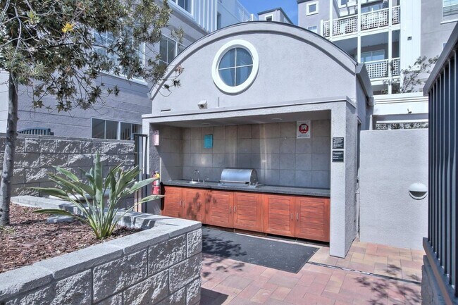 Building Photo - 3901 Lick Mill Blvd