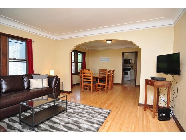 Building Photo - 1015 26th Ave SE