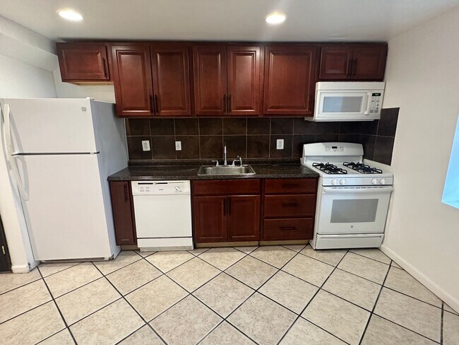 Building Photo - Beautifully Renovated Three Bedroom Home f...