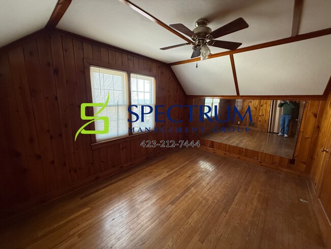 Building Photo - 1148 Lake Dr