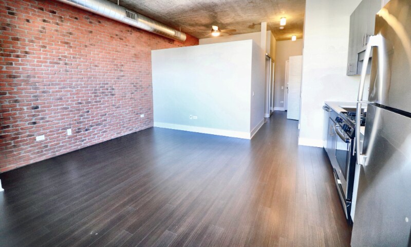Building Photo - 838 S Clark St
