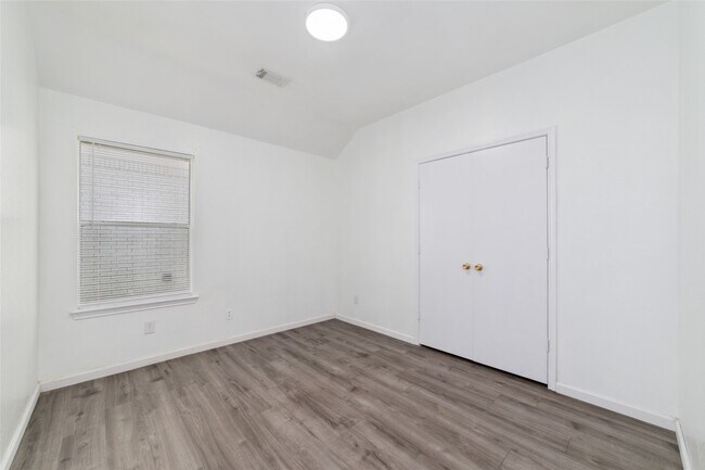 Building Photo - 16327 Dryberry Ct