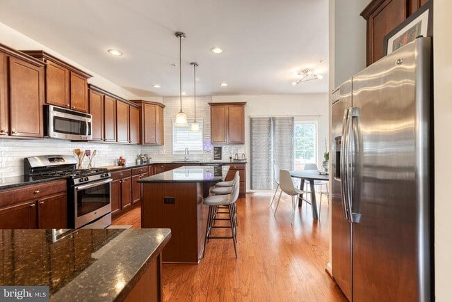 Building Photo - 513 Bluffton Dr