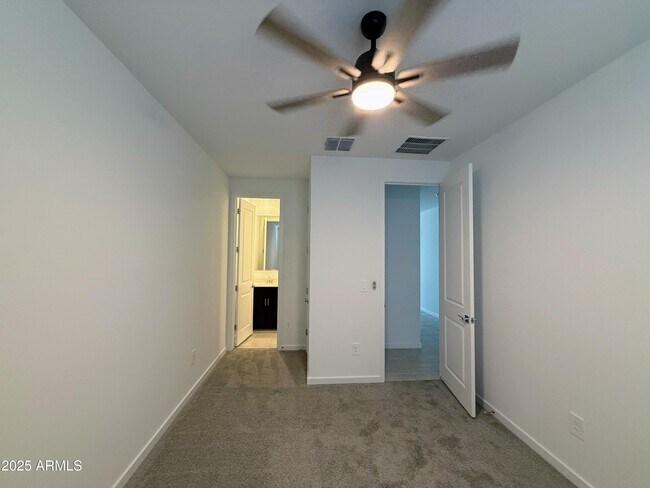 Building Photo - 4164 W Yolanda Ln