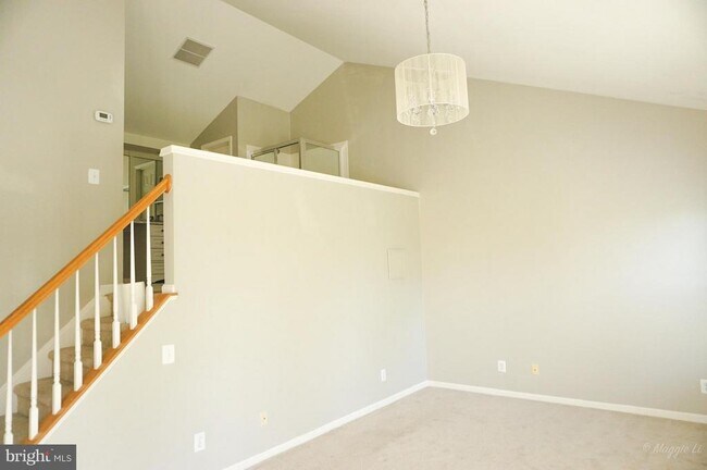 Building Photo - 6004 Lincolnia Rd