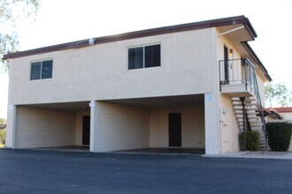 Building Photo - Moon Valley Townhouse at 7th and T-Bird! C...