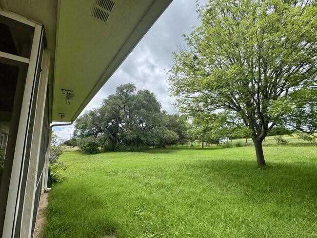 Building Photo - 465 Austin Hines Dr
