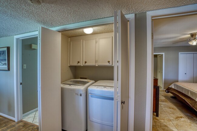 Building Photo - 1406 Broken Hills Dr
