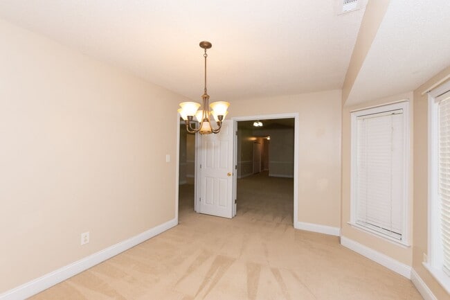 Building Photo - Great home in Hubert