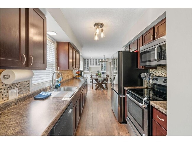 Building Photo - 263 Lexington Parkway S
