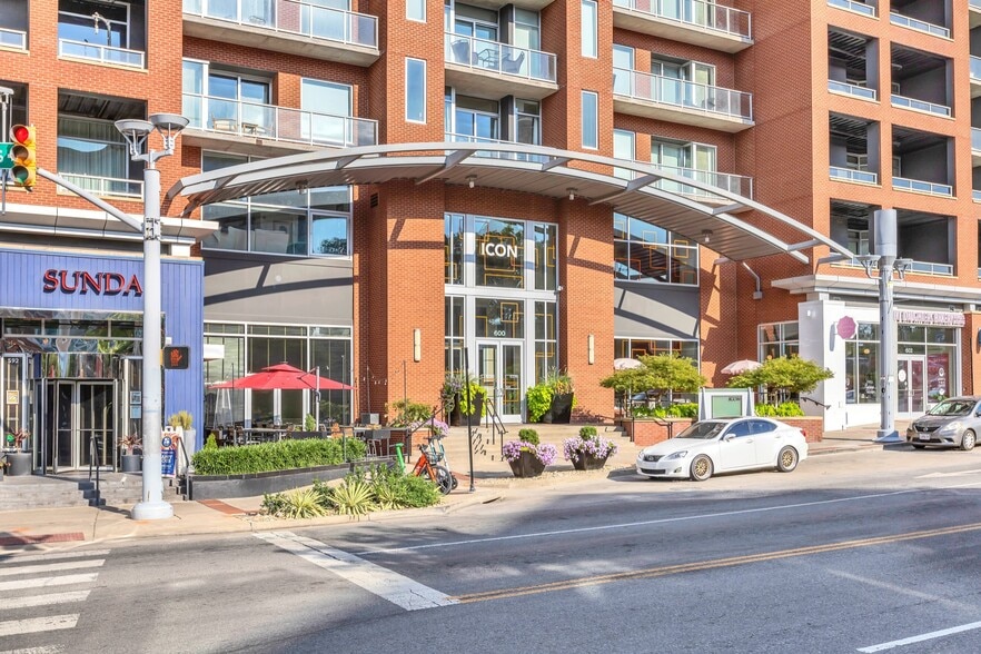 Building Photo - 600 12th Ave S