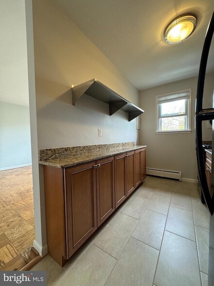 Building Photo - 945 N Barton St