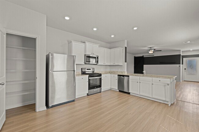 Building Photo - 11430 Amber Plns Dr