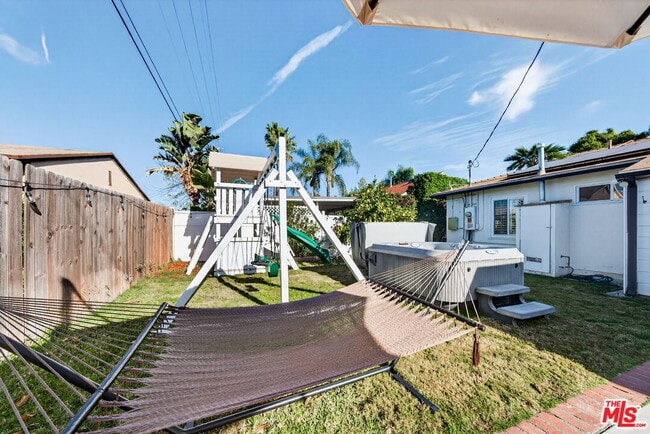 Building Photo - 6257 Bluebell Ave