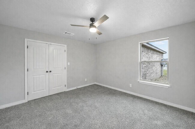 Building Photo - 228 St Charles Dr