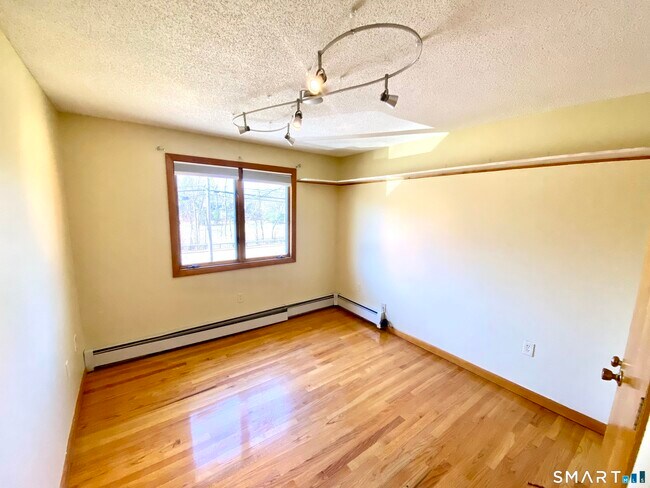 Building Photo - 1232 Trout Brook Dr