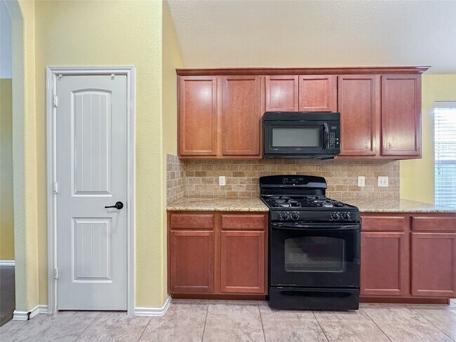 Building Photo - 8635 Sweet Pasture Dr