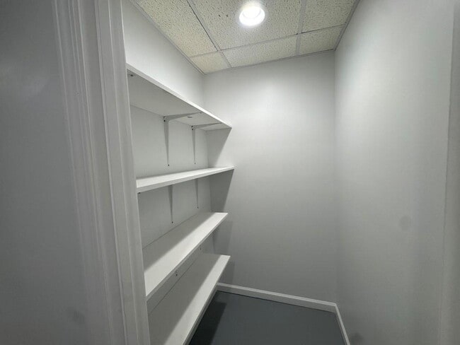 Building Photo - 1925 Heatherton Rd