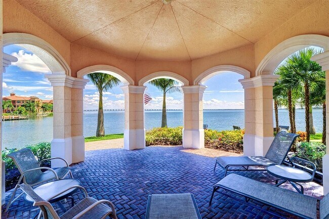 Building Photo - 2747 Via Capri